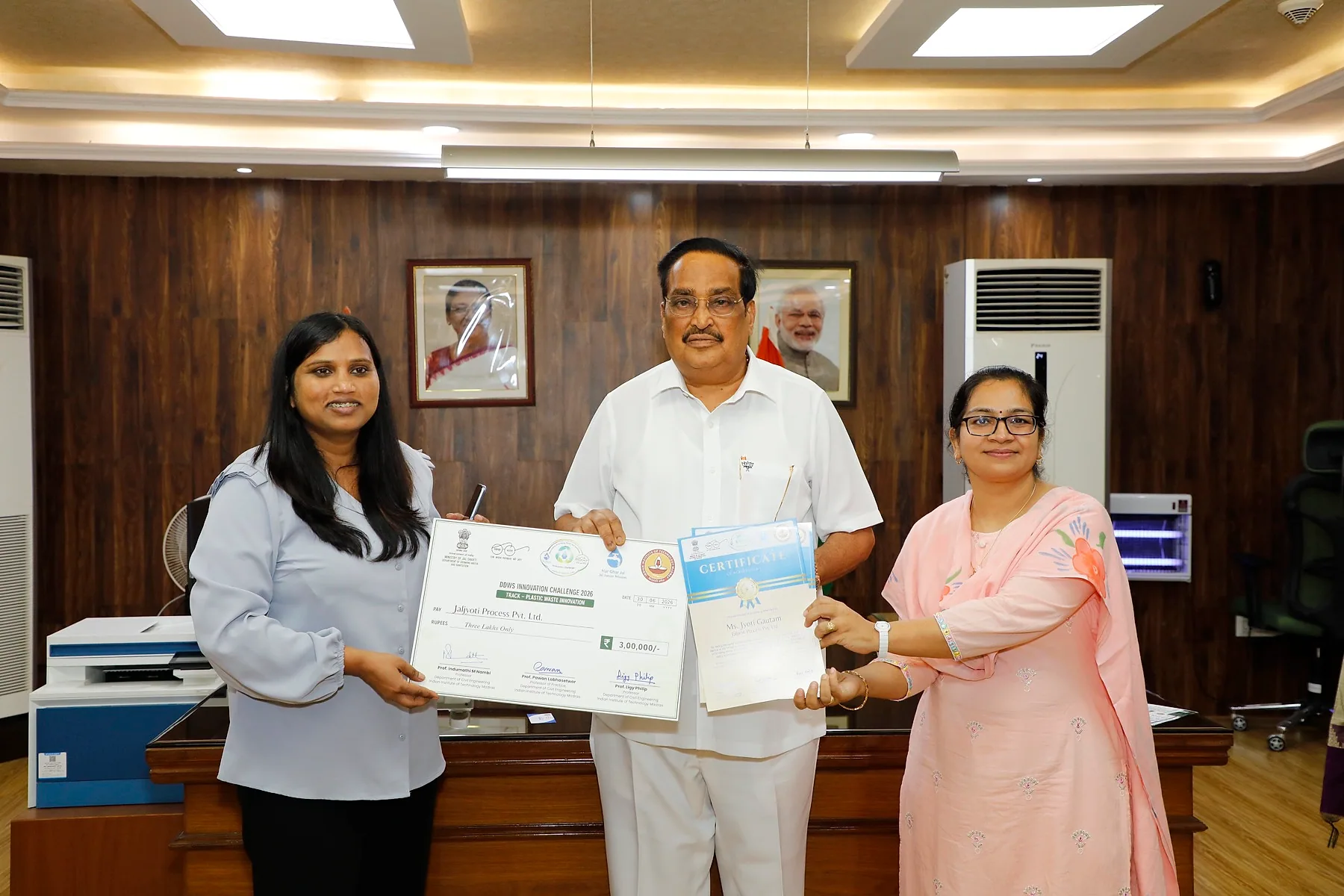 The Jaljyoti team receiving the DDWS Innovation Challenge 2026 award certificate